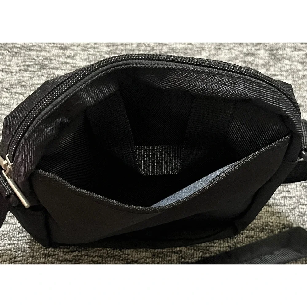 Universal Voyager Black Nylon Crossbody Travel Bag Padded Strap Messenger